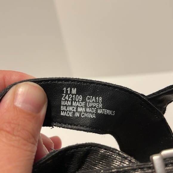 B.o.c Cork Wedge Sandals Women’s 11 M Black Flowers Metallic Buckle Closure - Picture 10 of 11